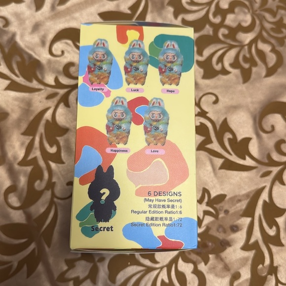 Labubu unopened - Picture 2 of 3